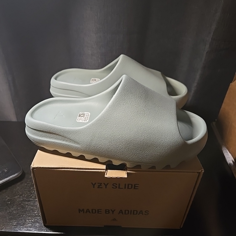 Yeezy adidas slides